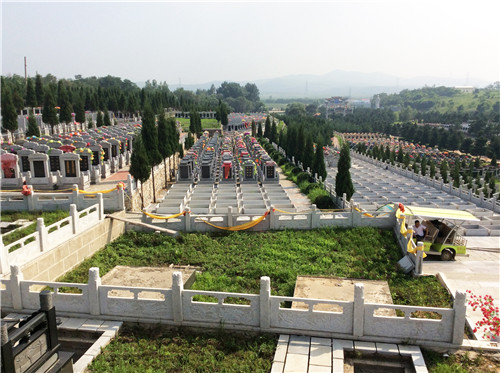 骏龙泉墓园